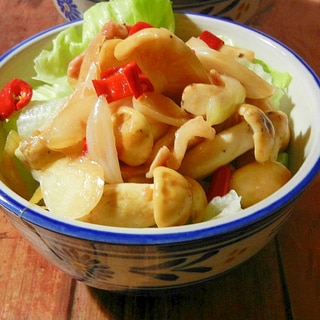 さくらしめじと豚肉のピリ辛炒め丼